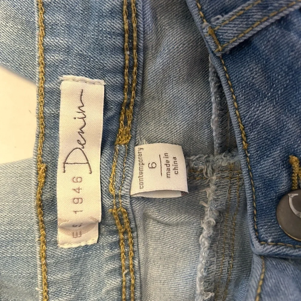 EST 1946 Denim Contemporary Blue Jeans Distressed with Natural Fading Sz-6.‎ F8